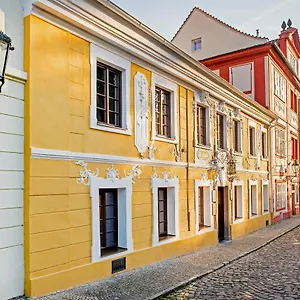 Beerland Chateaux - U Zlate Hrusky / At Golden Pear Prague
